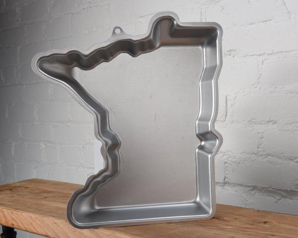 Minnesota Cake Pan - sota clothing